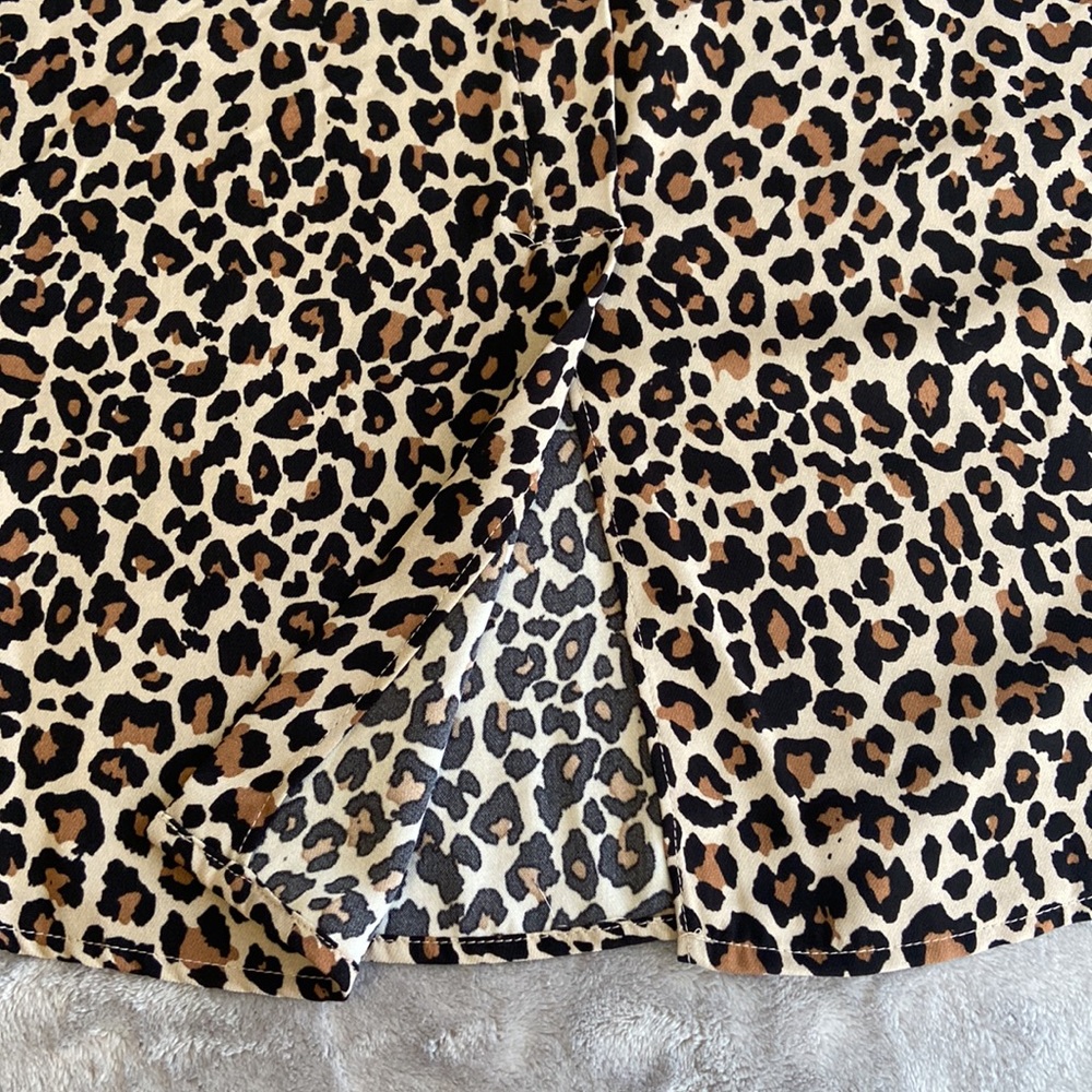 Leopard print dress top size large cuffed sleeves - Picture 5 of 6